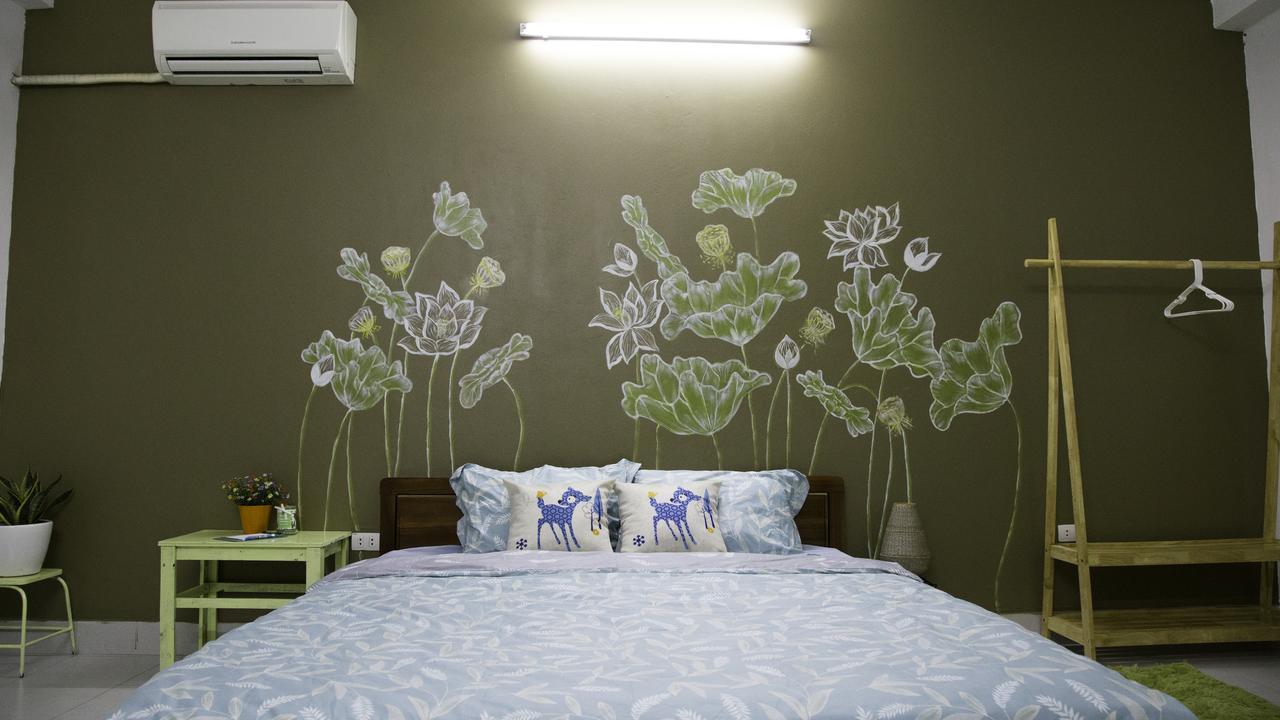 Lotus House Homestay *